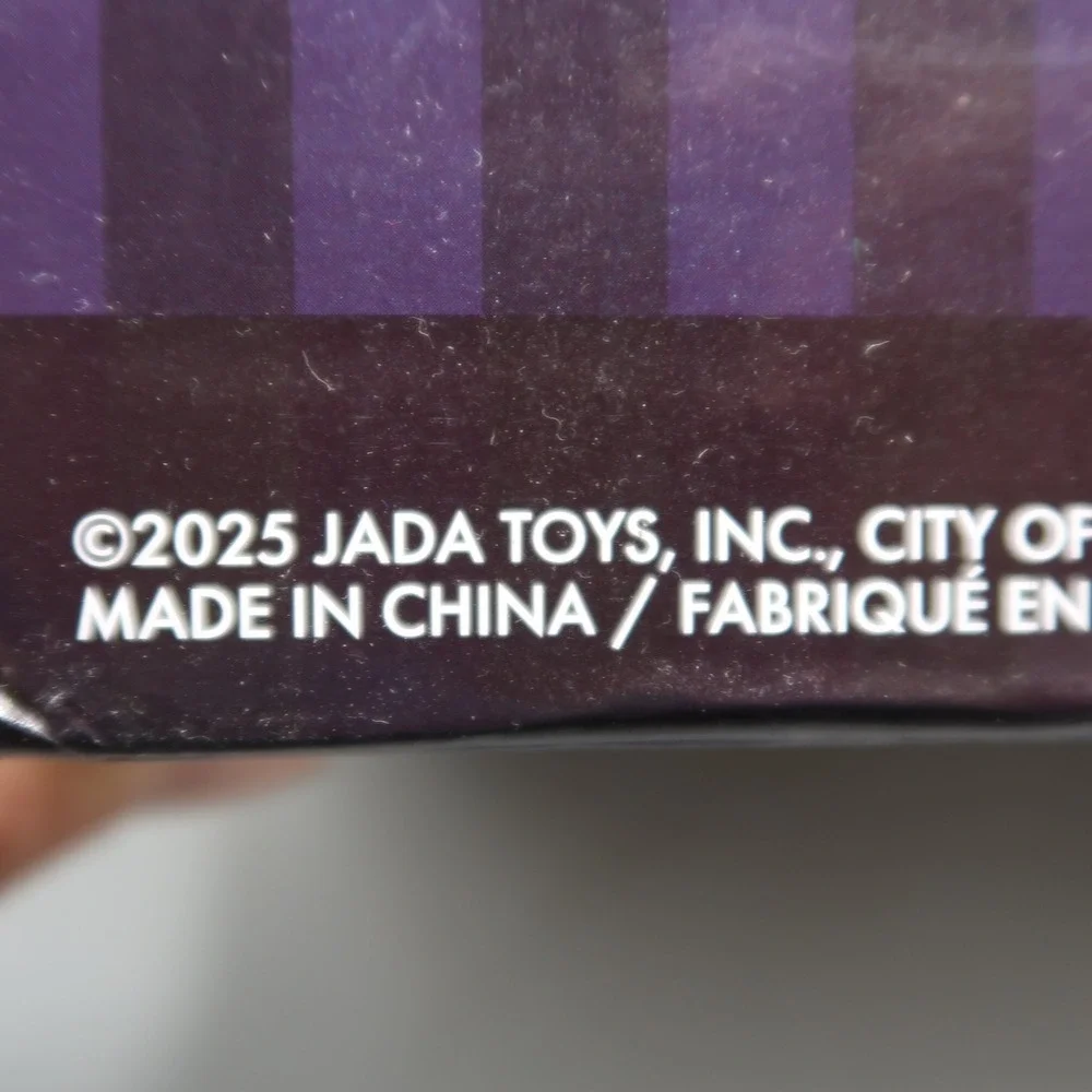 Jada Toys 1:24 Diecast Volkswagen Beetle‎ Purple Car Wednesday Figure